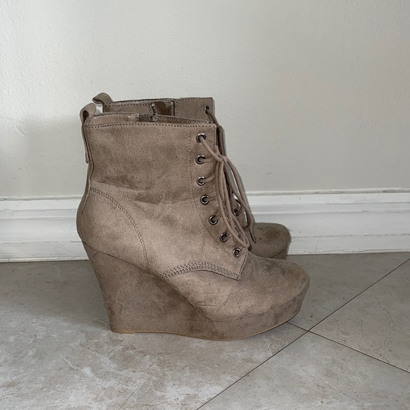 Shoes - Women’s ancle boots